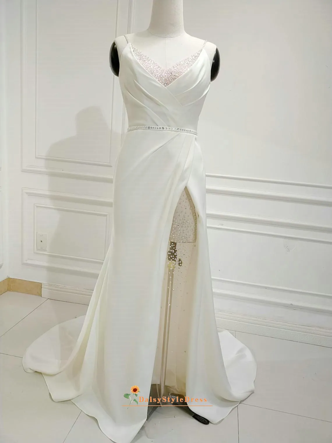 Fashion Slit Beaded Wedding Dress